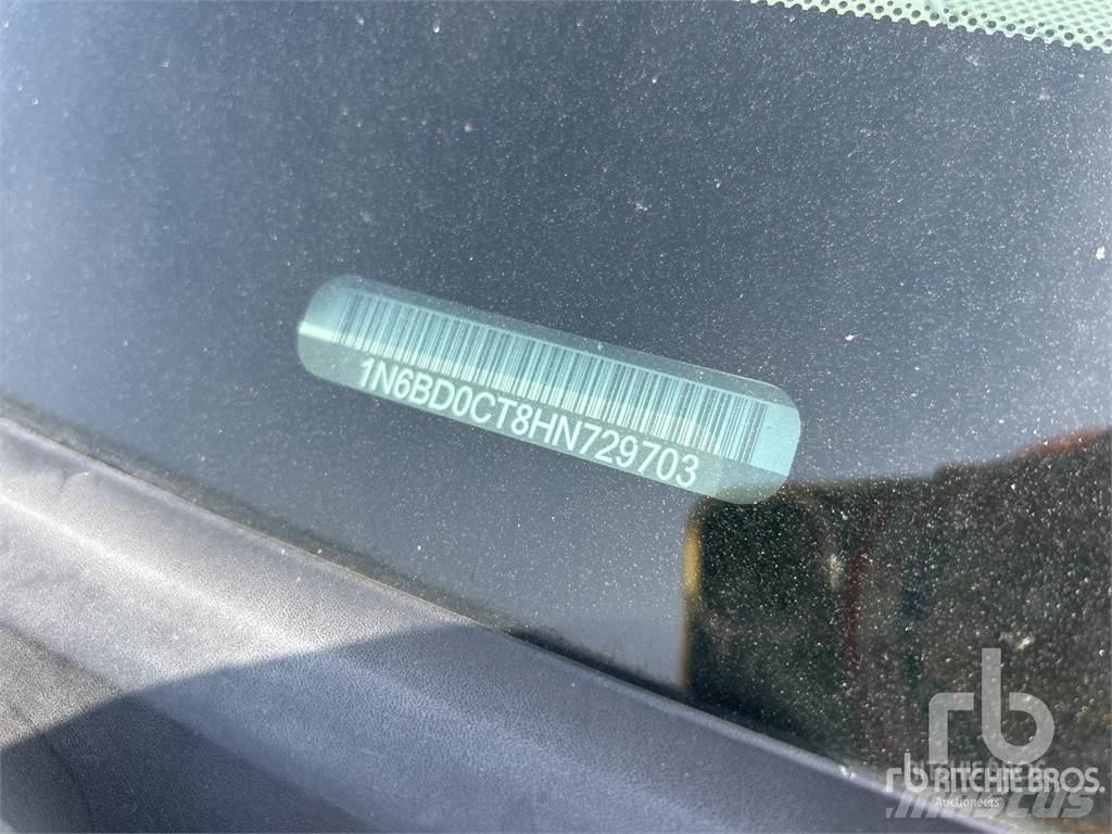 Nissan FRONTIER Vieglais kravas automobilis/izkraušana no sāniem