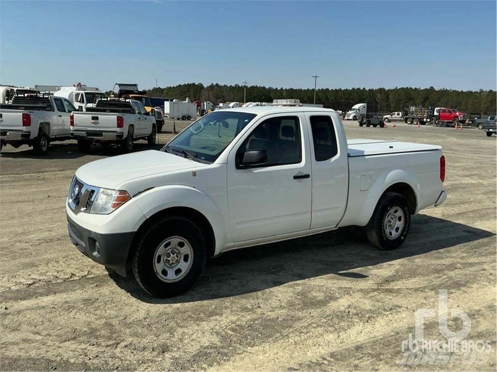 Nissan FRONTIER Vieglais kravas automobilis/izkraušana no sāniem