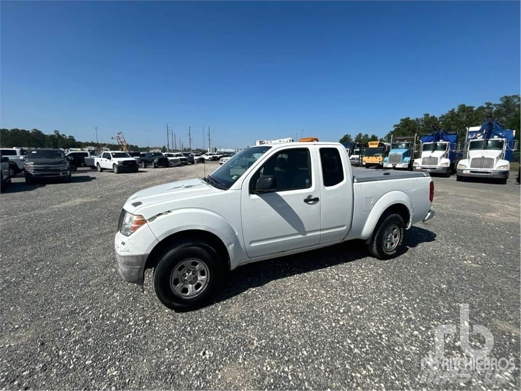 Nissan FRONTIER Vieglais kravas automobilis/izkraušana no sāniem