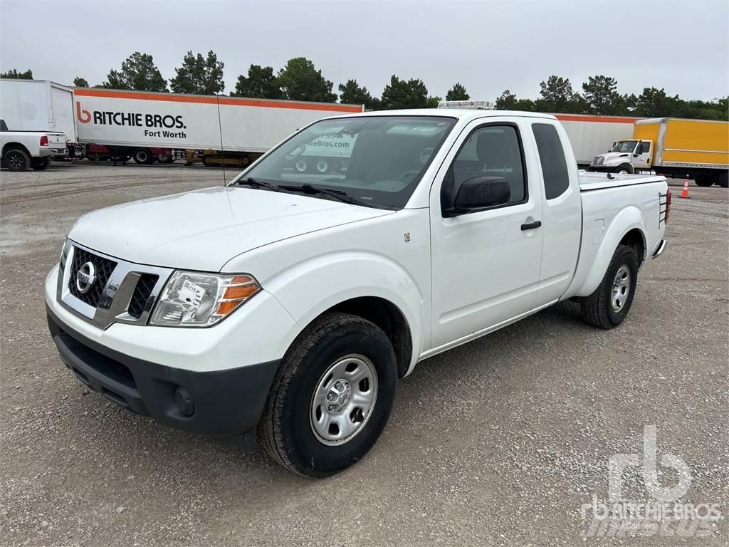 Nissan FRONTIER Vieglais kravas automobilis/izkraušana no sāniem