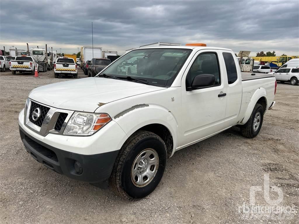 Nissan FRONTIER Vieglais kravas automobilis/izkraušana no sāniem