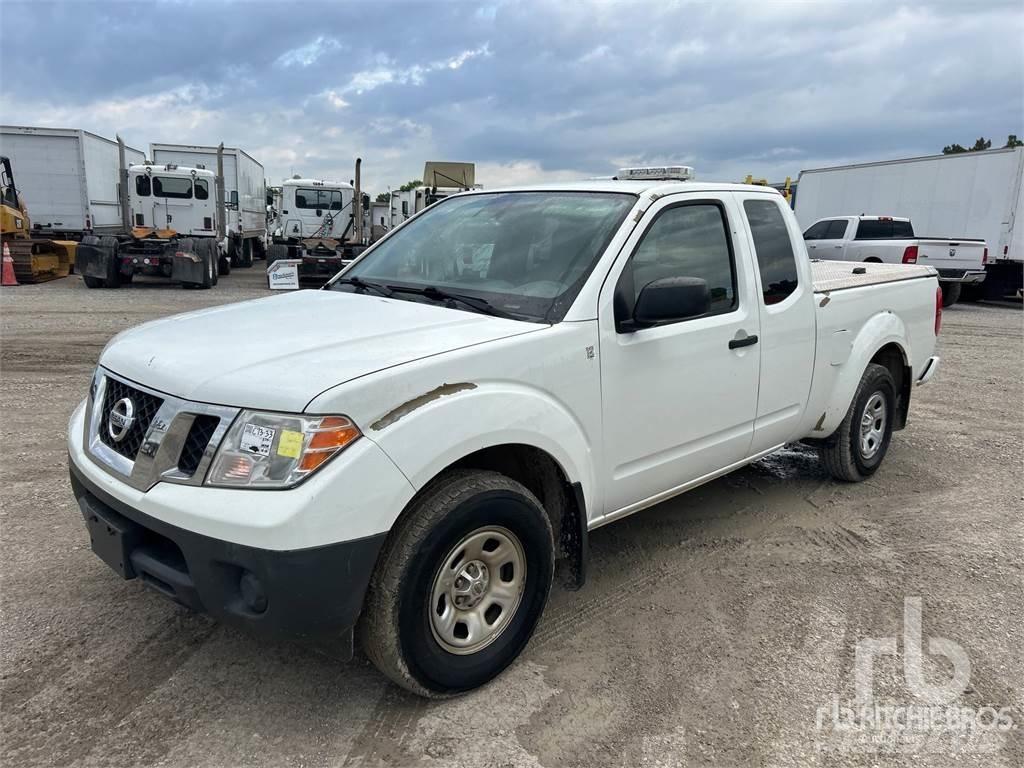 Nissan FRONTIER Vieglais kravas automobilis/izkraušana no sāniem