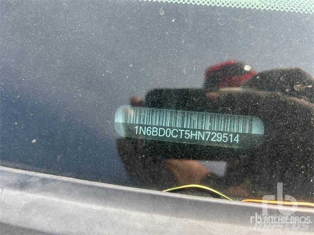 Nissan FRONTIER Vieglais kravas automobilis/izkraušana no sāniem