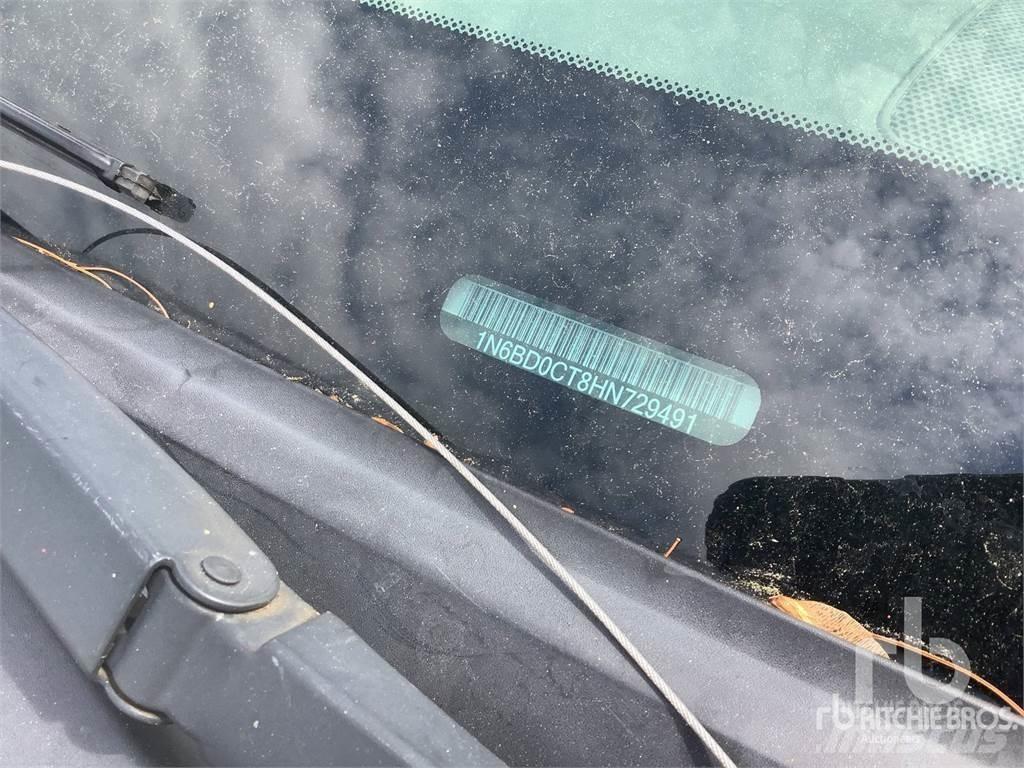 Nissan FRONTIER Vieglais kravas automobilis/izkraušana no sāniem