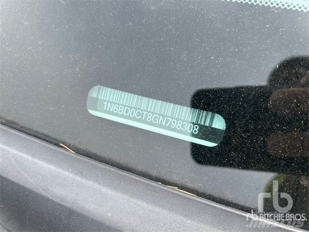 Nissan FRONTIER Vieglais kravas automobilis/izkraušana no sāniem