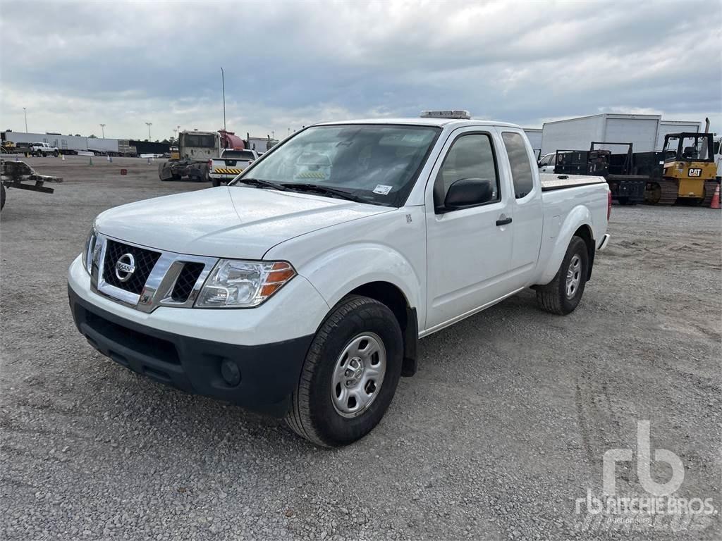 Nissan FRONTIER Vieglais kravas automobilis/izkraušana no sāniem