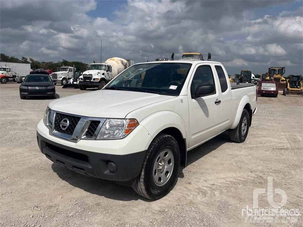 Nissan FRONTIER Vieglais kravas automobilis/izkraušana no sāniem
