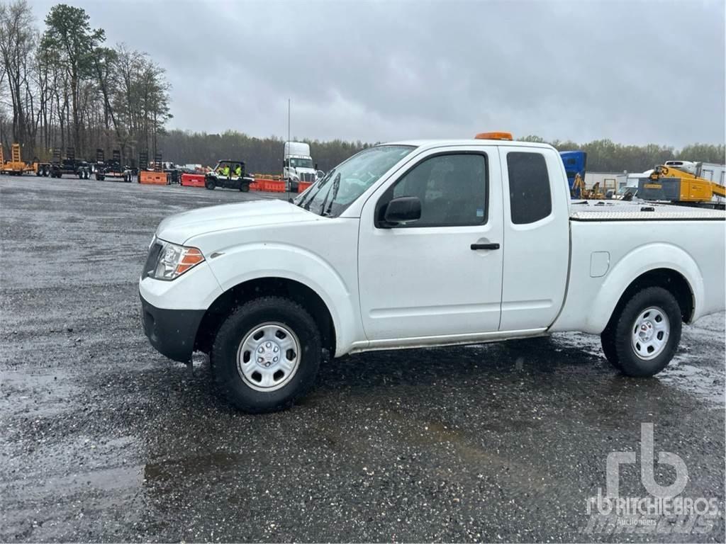 Nissan FRONTIER Vieglais kravas automobilis/izkraušana no sāniem
