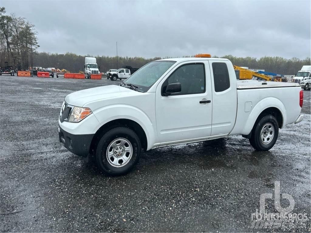 Nissan FRONTIER Vieglais kravas automobilis/izkraušana no sāniem