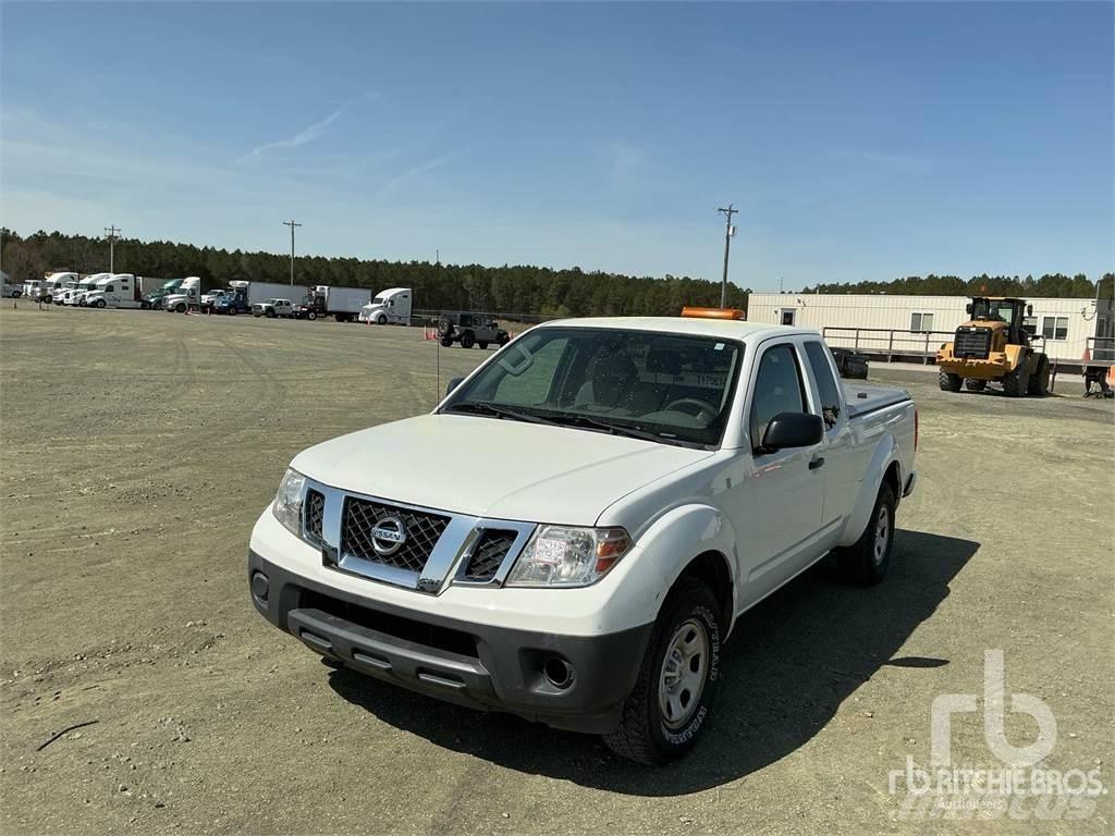 Nissan FRONTIER Vieglais kravas automobilis/izkraušana no sāniem