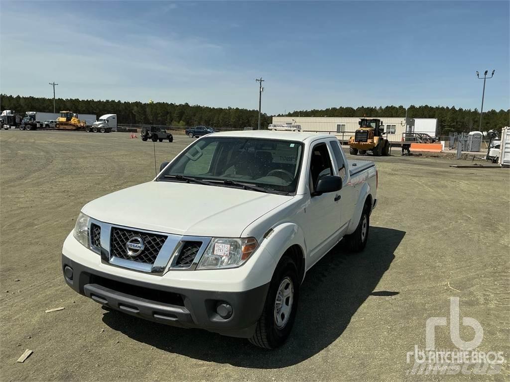 Nissan FRONTIER Vieglais kravas automobilis/izkraušana no sāniem