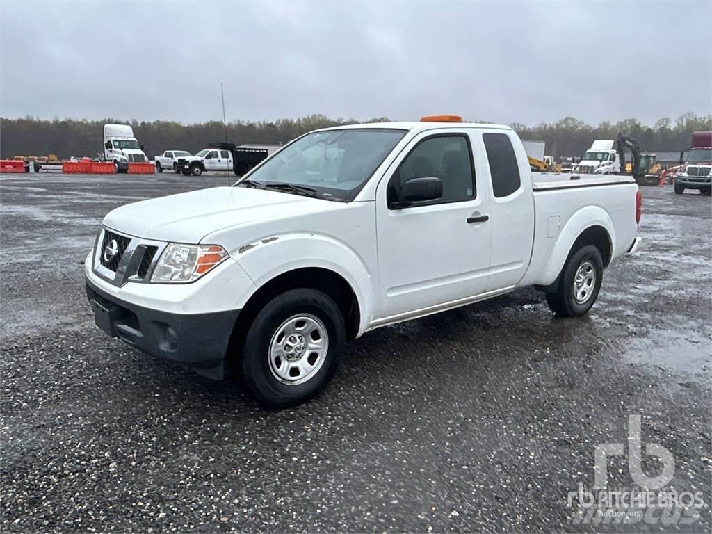 Nissan FRONTIER Vieglais kravas automobilis/izkraušana no sāniem