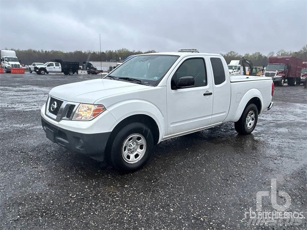Nissan FRONTIER Vieglais kravas automobilis/izkraušana no sāniem