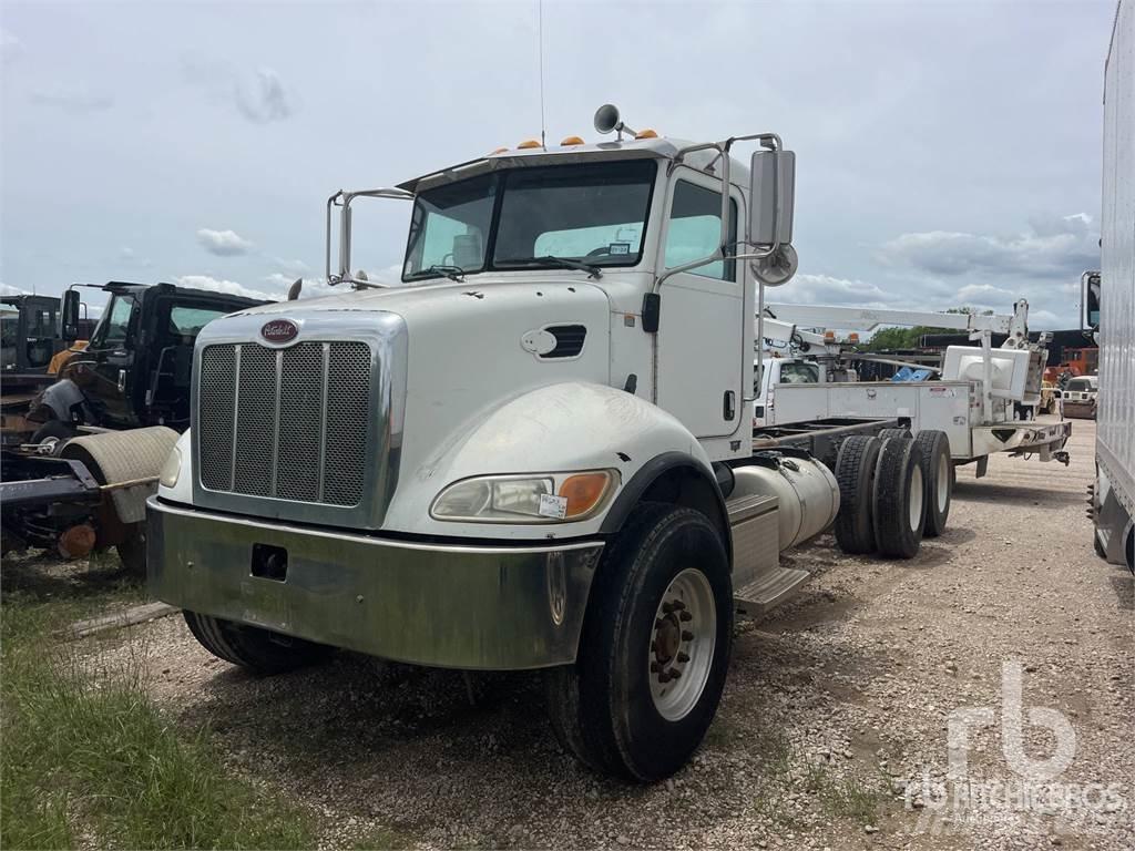 Peterbilt 335 Šasija ar kabīni