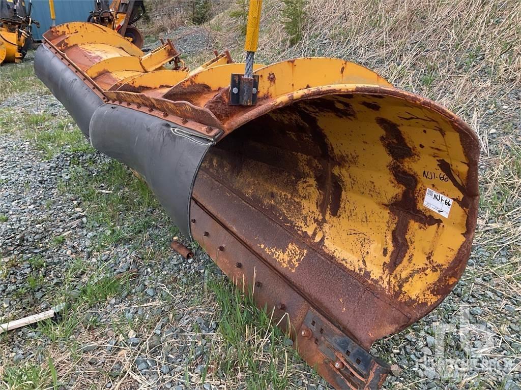  R132TM-CUSTOM Cita ceļu uzturēšanas un sniega novākšanas tehnika