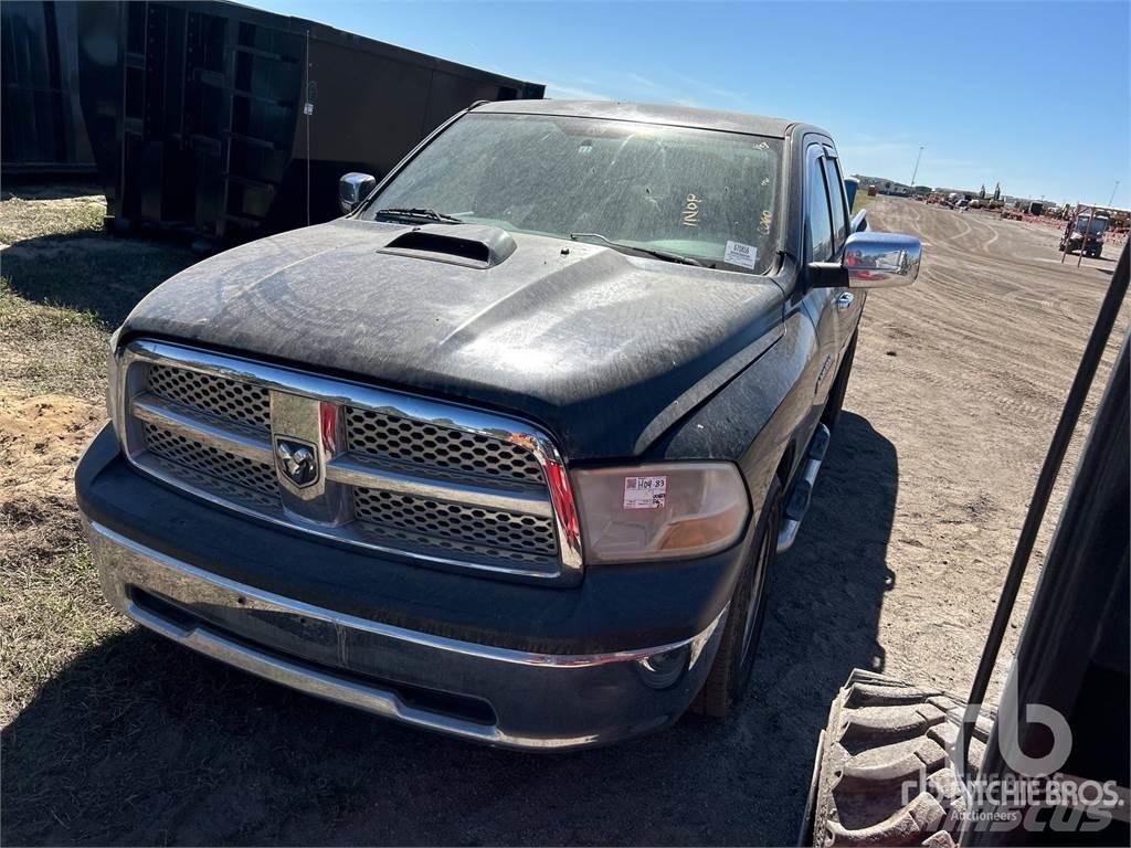 RAM 1500 Vieglais kravas automobilis/izkraušana no sāniem