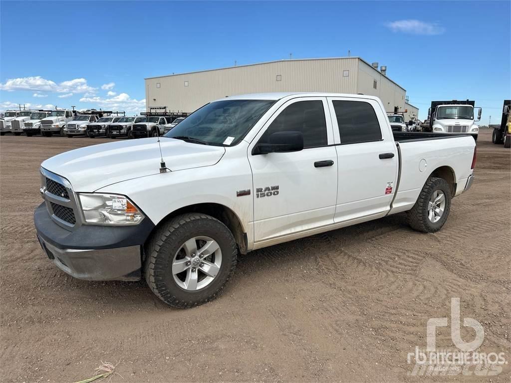 RAM 1500 Vieglais kravas automobilis/izkraušana no sāniem