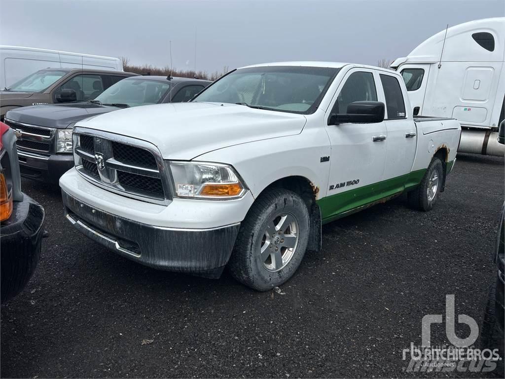 RAM 1500 Vieglais kravas automobilis/izkraušana no sāniem