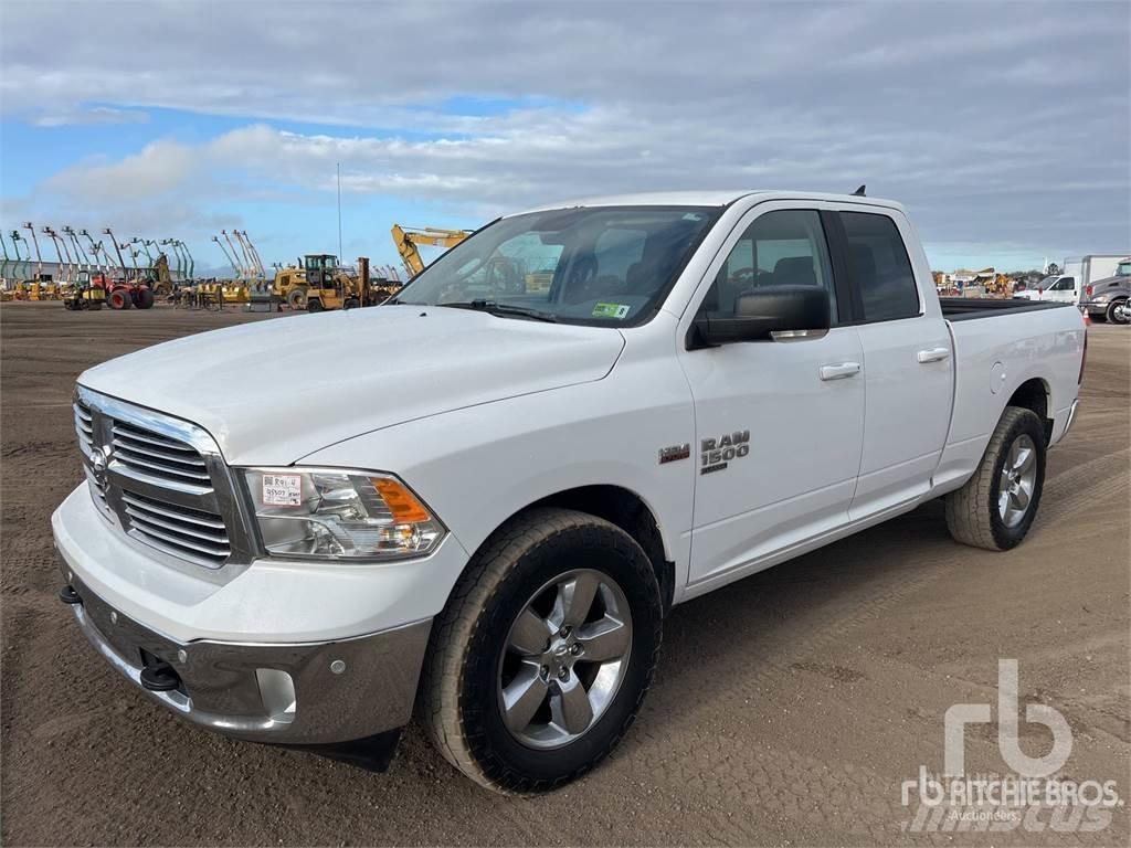 RAM 1500 Vieglais kravas automobilis/izkraušana no sāniem