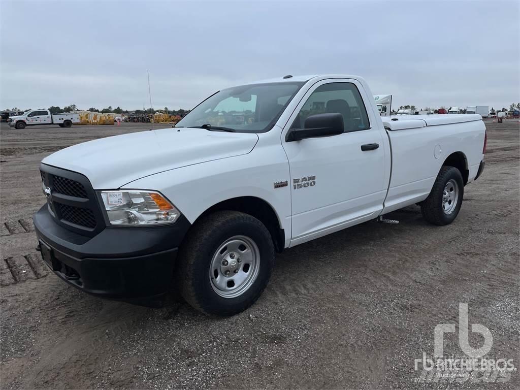 RAM 1500 Vieglais kravas automobilis/izkraušana no sāniem