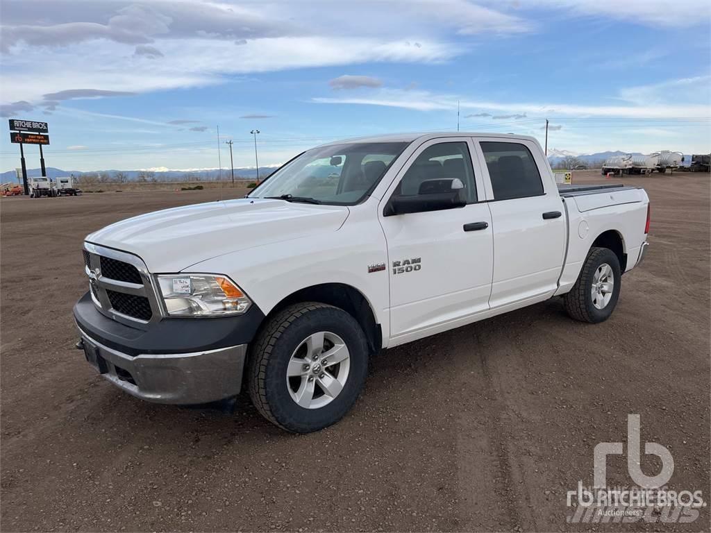 RAM 1500 Vieglais kravas automobilis/izkraušana no sāniem