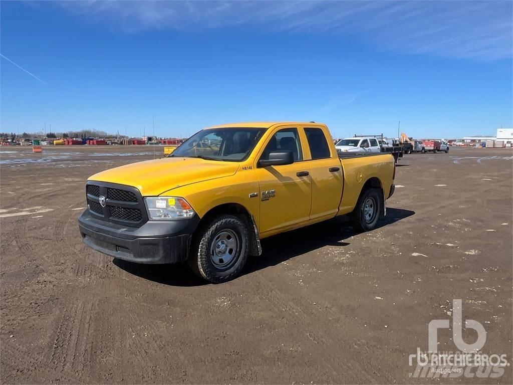 RAM 1500 Vieglais kravas automobilis/izkraušana no sāniem