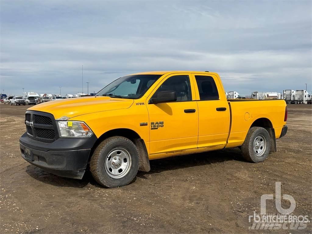 RAM 1500 Vieglais kravas automobilis/izkraušana no sāniem