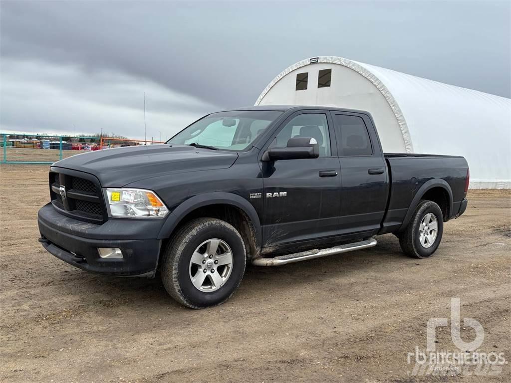 RAM 1500 Vieglais kravas automobilis/izkraušana no sāniem