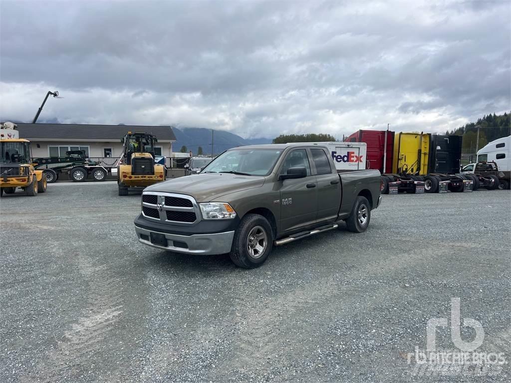 RAM 1500 Vieglais kravas automobilis/izkraušana no sāniem