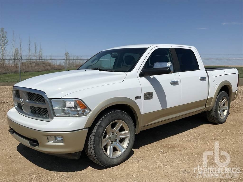 RAM 1500 Vieglais kravas automobilis/izkraušana no sāniem