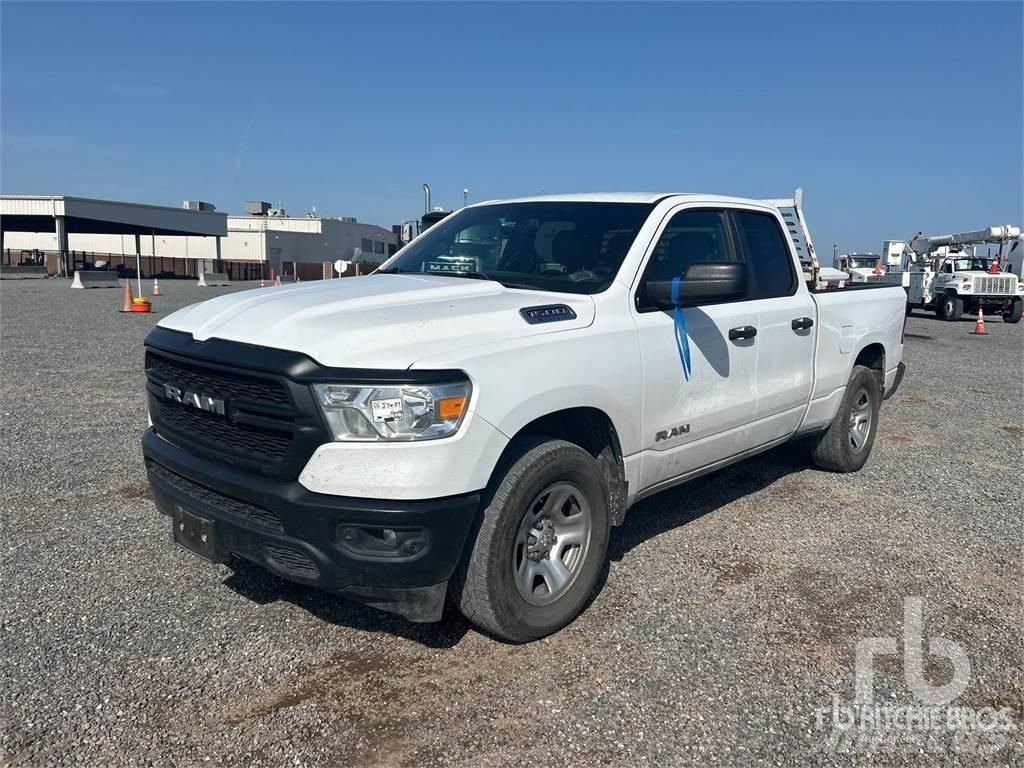 RAM 1500 Vieglais kravas automobilis/izkraušana no sāniem