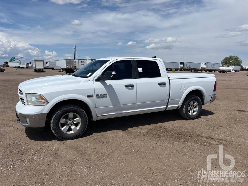 RAM 1500 Vieglais kravas automobilis/izkraušana no sāniem