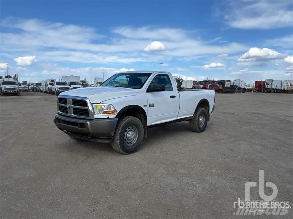 RAM 2500 Vieglais kravas automobilis/izkraušana no sāniem