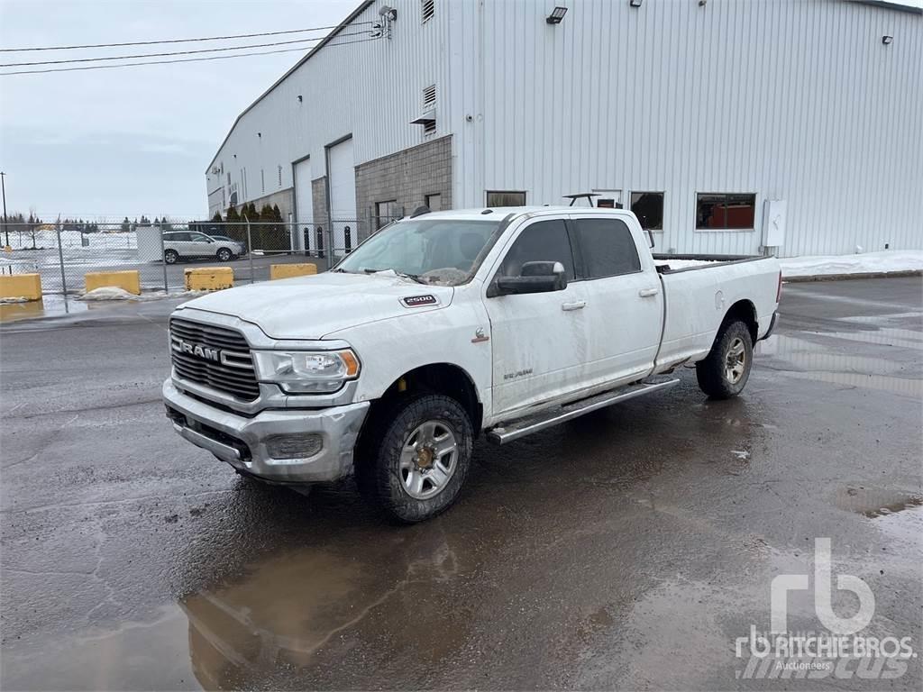 RAM 2500 Vieglais kravas automobilis/izkraušana no sāniem