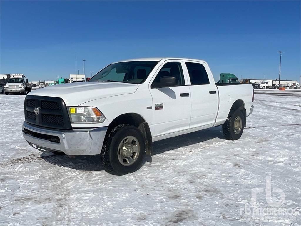 RAM 2500 Vieglais kravas automobilis/izkraušana no sāniem
