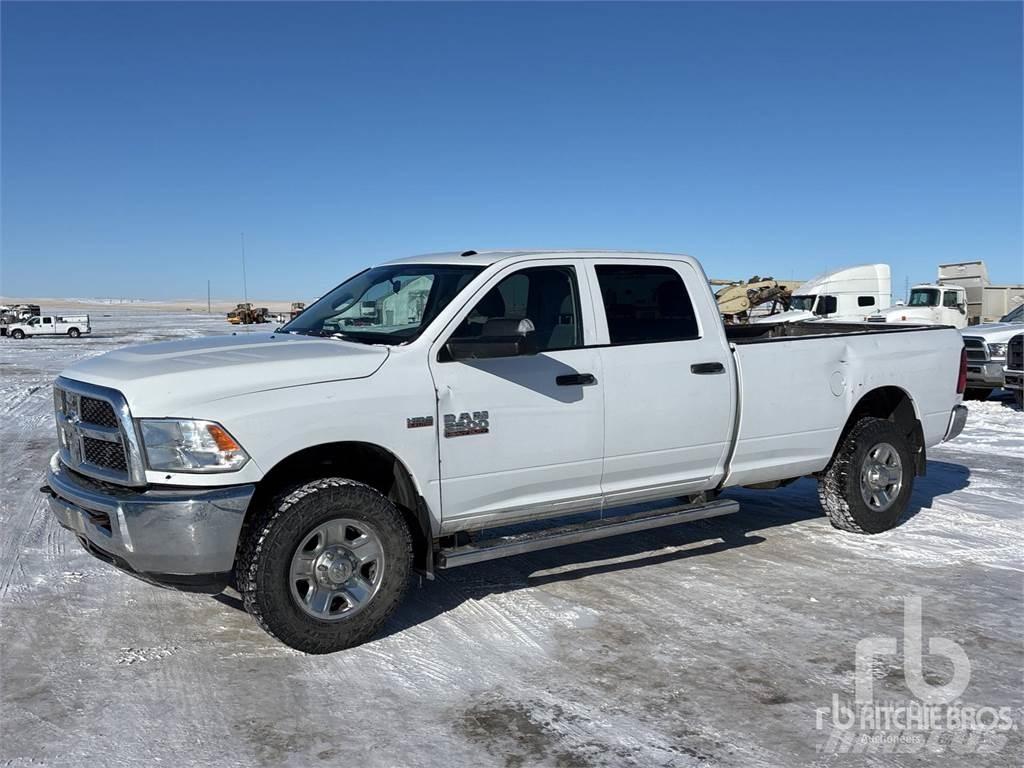 RAM 2500 Vieglais kravas automobilis/izkraušana no sāniem