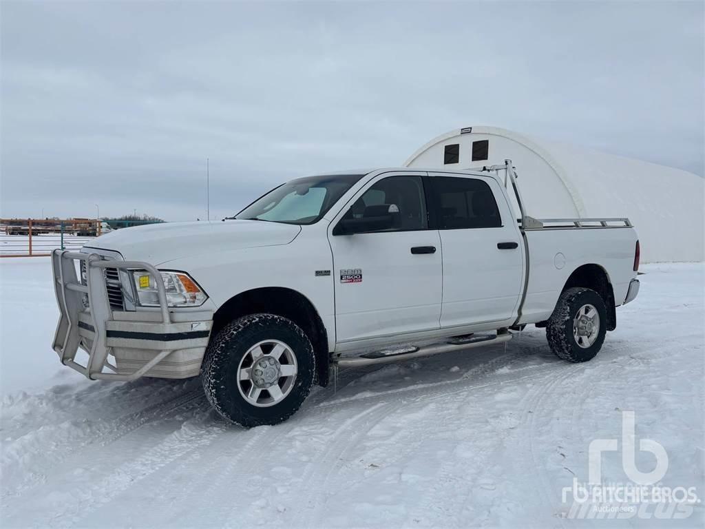 RAM 2500 Vieglais kravas automobilis/izkraušana no sāniem