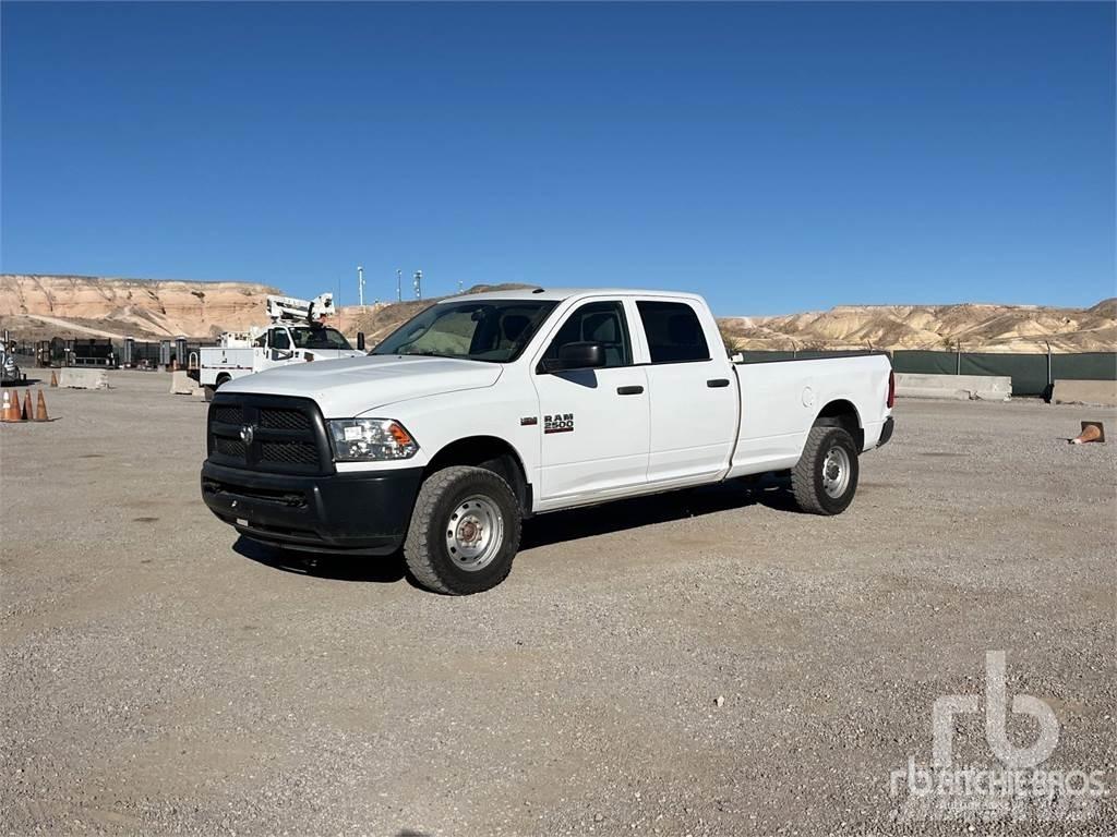 RAM 2500 Vieglais kravas automobilis/izkraušana no sāniem