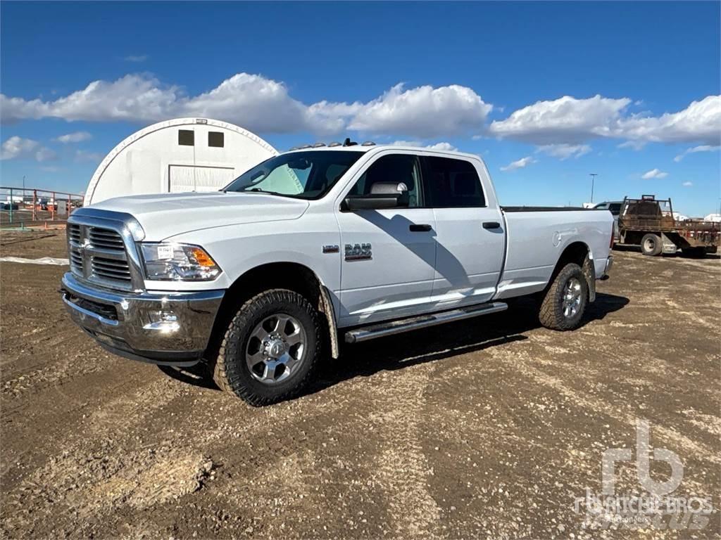 RAM 2500 Vieglais kravas automobilis/izkraušana no sāniem