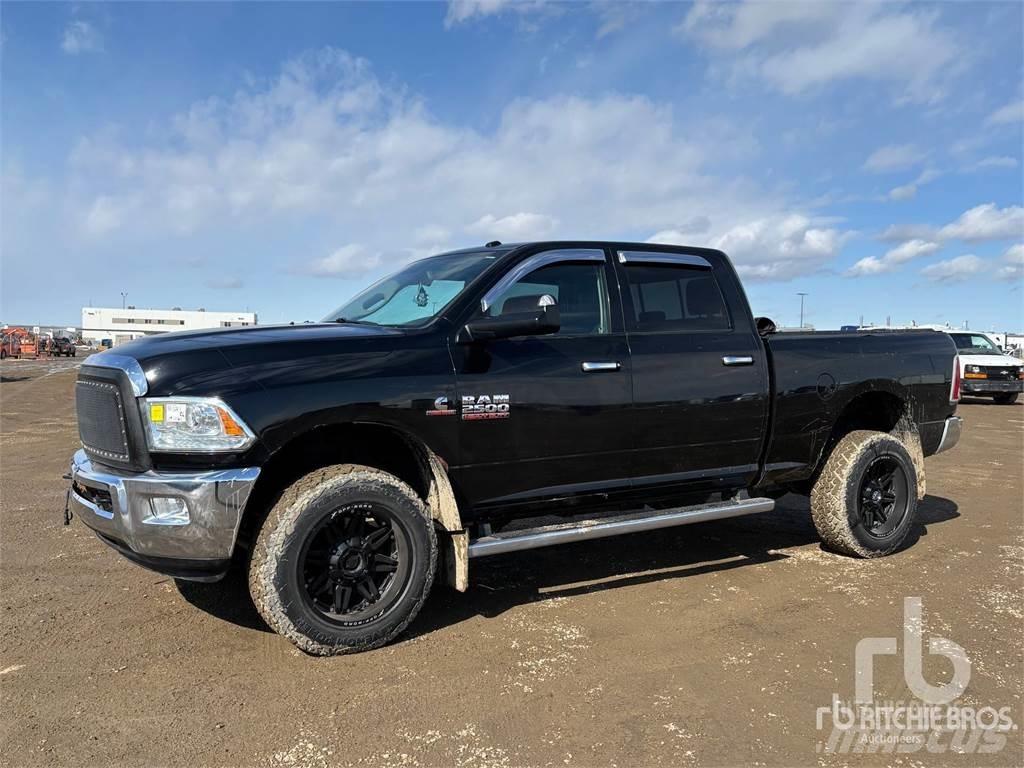 RAM 2500 Vieglais kravas automobilis/izkraušana no sāniem