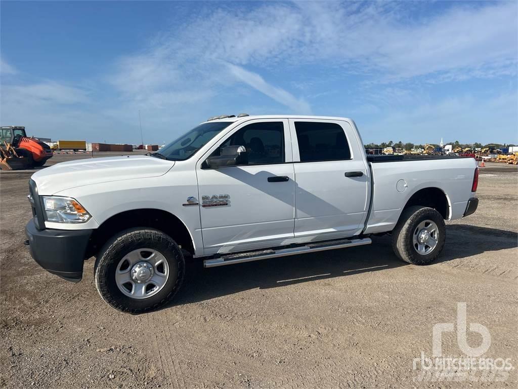 RAM 2500 Vieglais kravas automobilis/izkraušana no sāniem