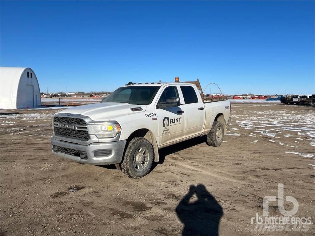 RAM 2500 Vieglais kravas automobilis/izkraušana no sāniem