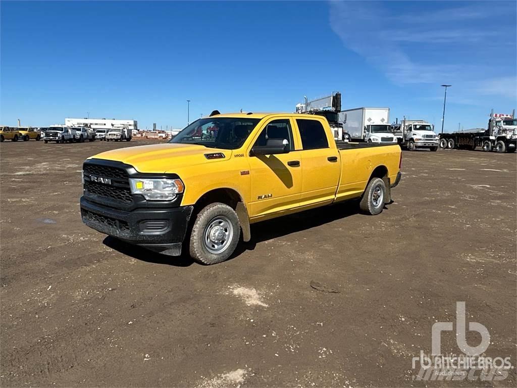 RAM 2500 Vieglais kravas automobilis/izkraušana no sāniem