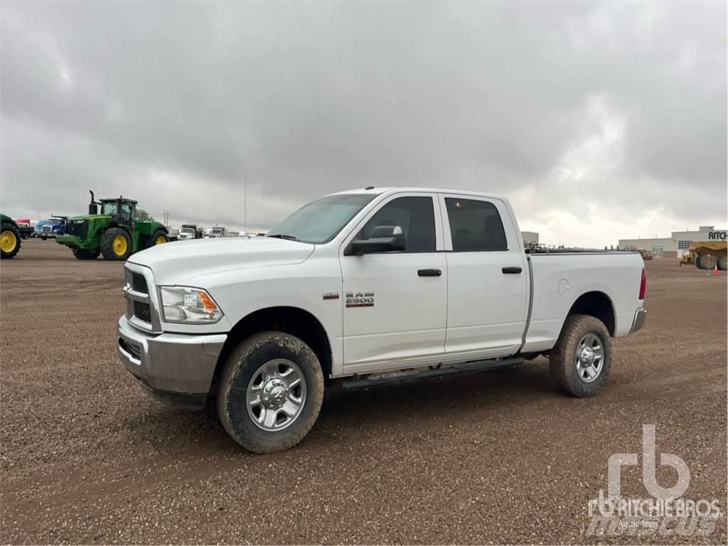 RAM 2500 Vieglais kravas automobilis/izkraušana no sāniem