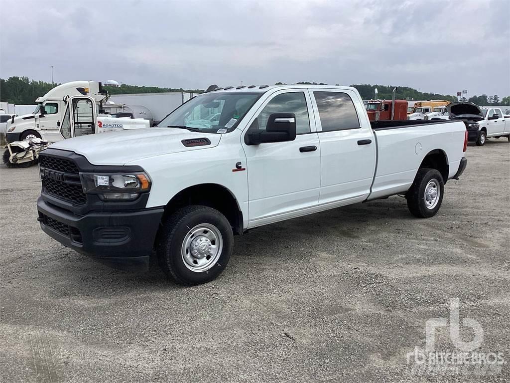 RAM 2500 Vieglais kravas automobilis/izkraušana no sāniem