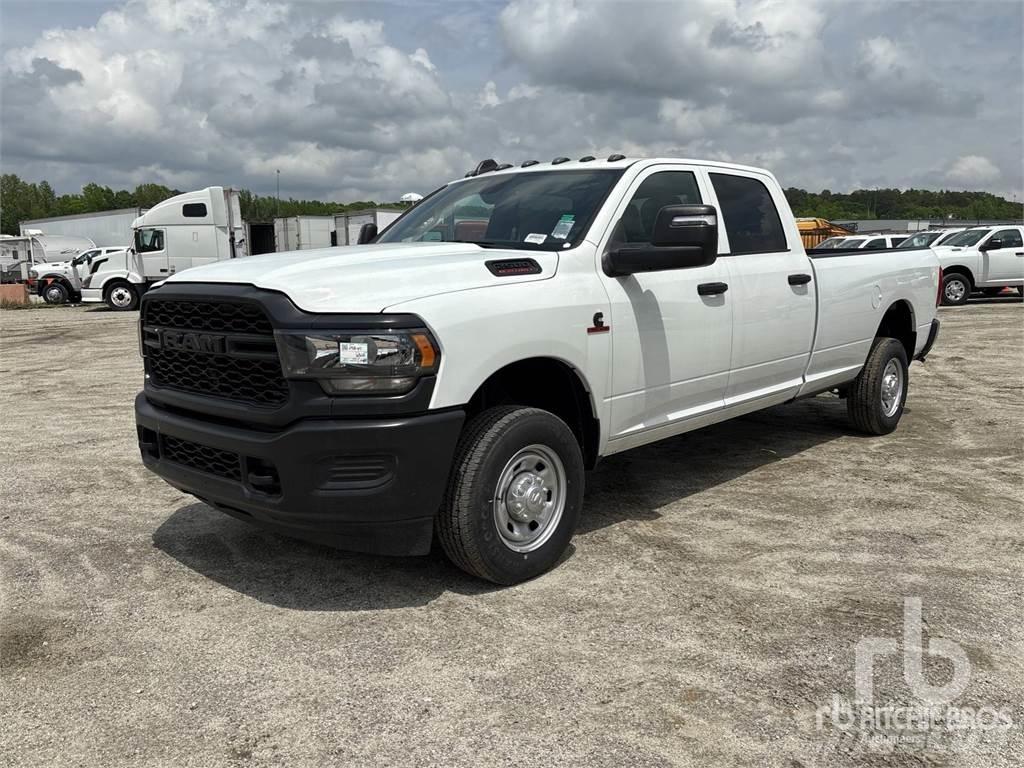 RAM 2500 Vieglais kravas automobilis/izkraušana no sāniem