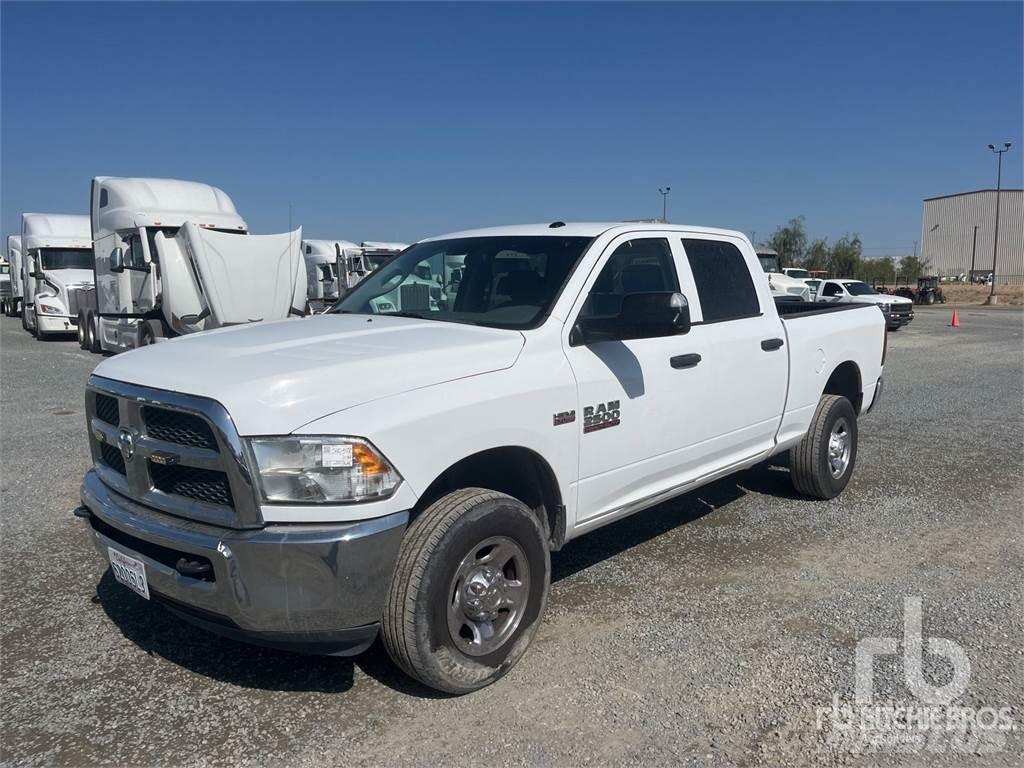 RAM 2500 Vieglais kravas automobilis/izkraušana no sāniem