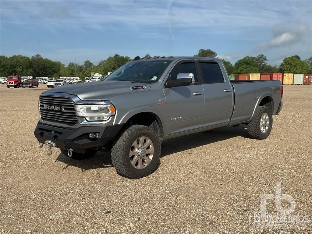 RAM 2500 Vieglais kravas automobilis/izkraušana no sāniem