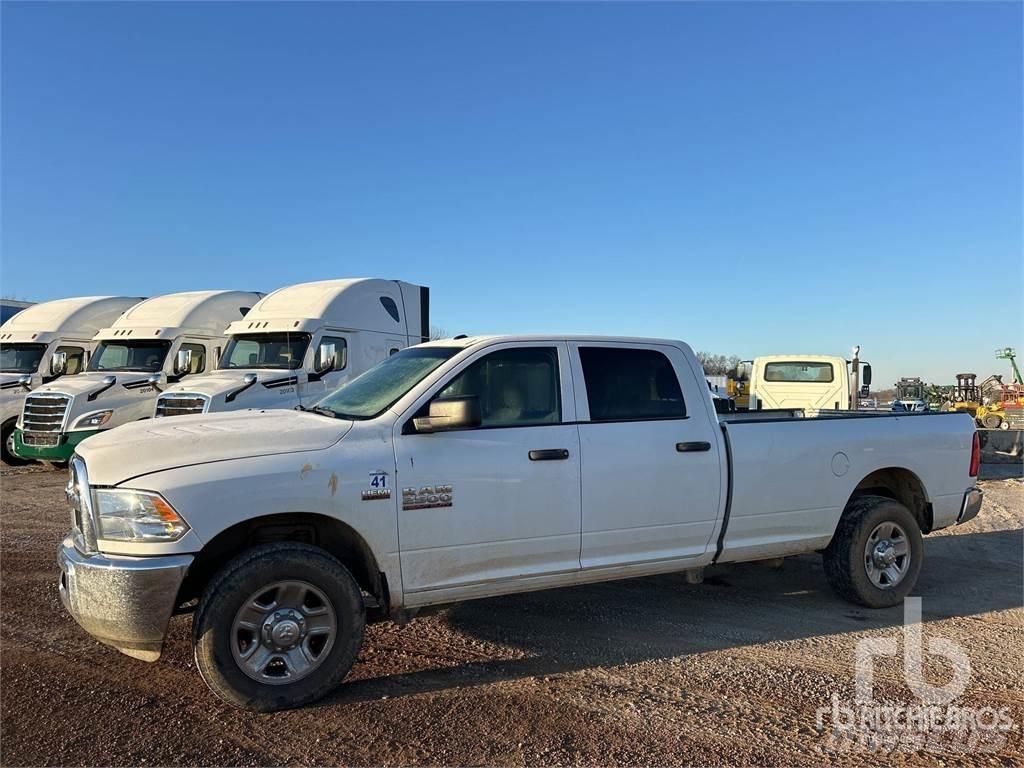 RAM 2500 Vieglais kravas automobilis/izkraušana no sāniem