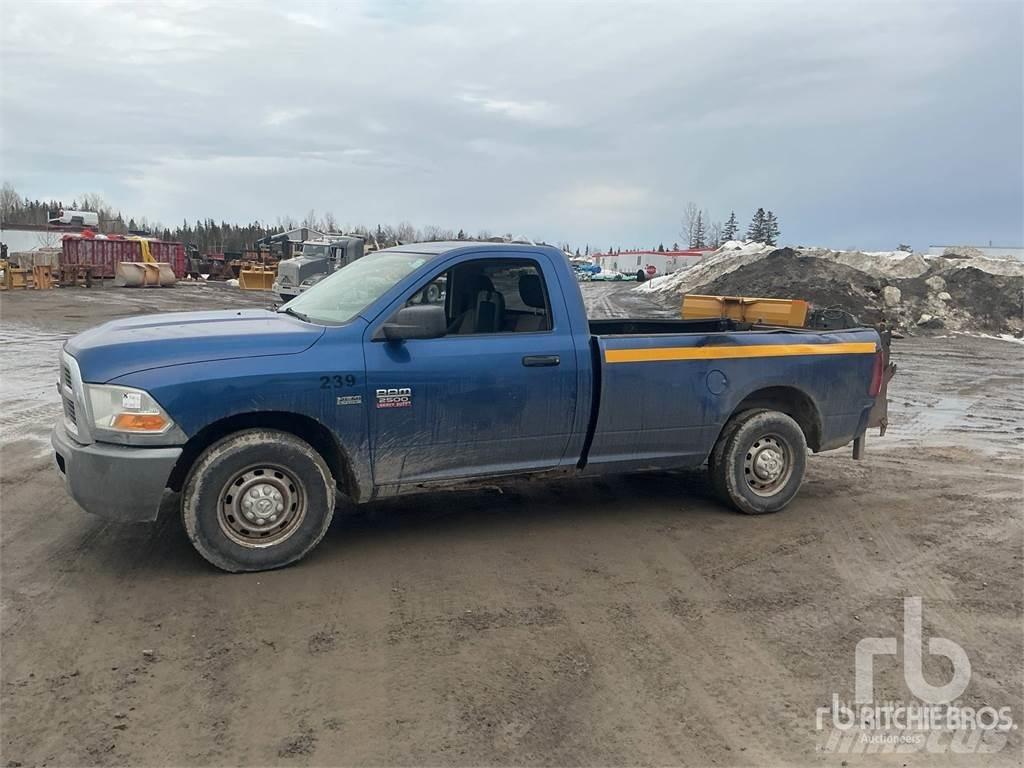 RAM 2500 Vieglais kravas automobilis/izkraušana no sāniem